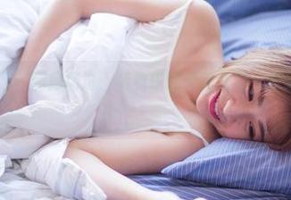 GIRLT果团网 – 图库精选：莫雅琪的教室冒险，保准比课堂精彩！