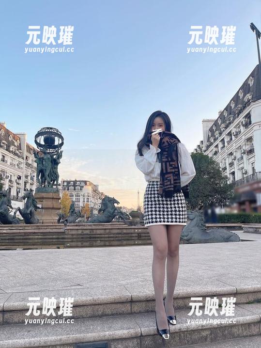 July芝岚 微密圈 - 私房写真小心翼翼,July芝岚的反差御姐风情别样斑斓。