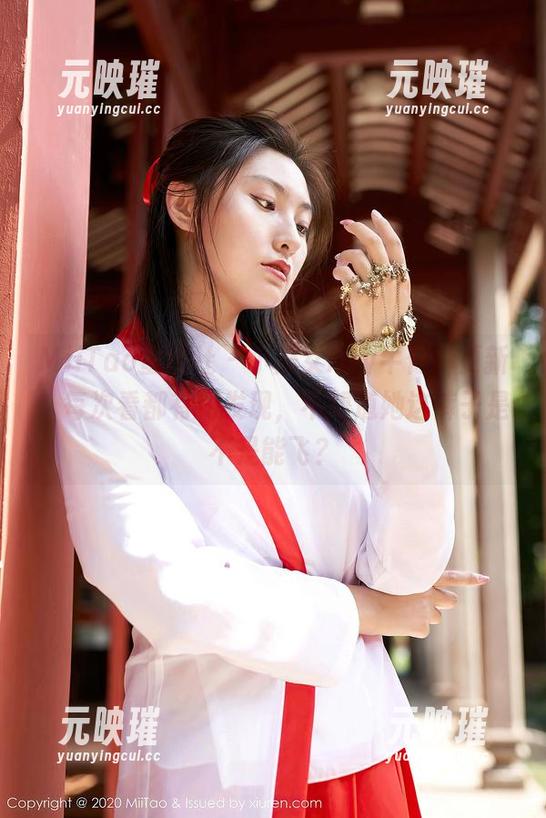 MiiTao蜜桃社 - 小魔女lily牛仔裤更新：每次看都有新发现，不知道她这裤子是不是能飞？