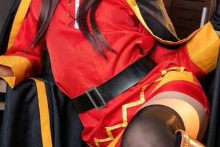 墙壁也需灵魂：PoppaChan和惠惠的美图壁纸冒险！