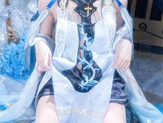 PoppaChan八重神子写真套图，犹如晨雾中清晨的那一缕微光，似真似幻。