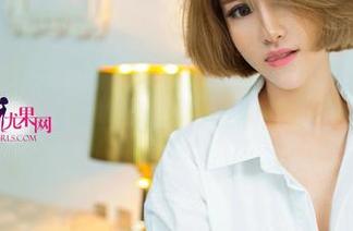 UGirls尤果网 – 当孟狐狸遇上丝袜：精选写真中的意外惊喜