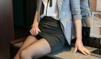UGirls尤果网 – 随便看看：谭晓彤的红裙套图，心情瞬间变得明艳