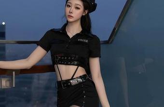 Xiuren秀人网 – 这位丹妮Danny的制服真有意思，简直让我忍不住想多多观看！