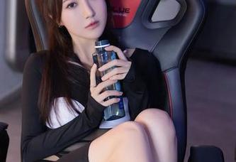 Xiuren秀人网 – 不止好看！余虞酱套装原图资源中还藏着惊喜哈哈！
