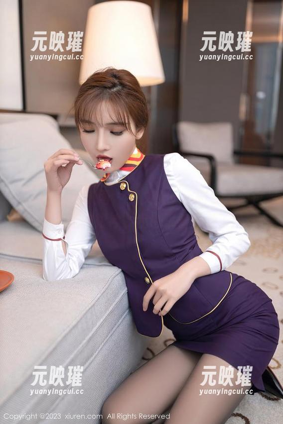 Xiuren秀人网 - 林文文yooki女友图包：看她的眼神，我也跟着害羞了！