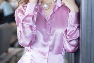 Xiuren秀人网 – 油田溪溪的旗袍定制写真：这画面，谁能抵挡这种诱惑？
