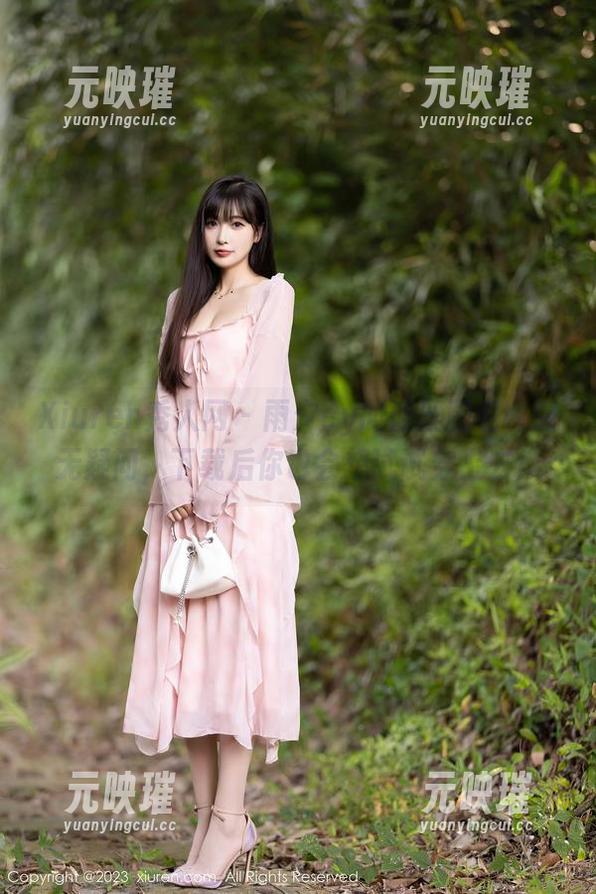 Xiuren秀人网-雨夕cy Xiuren秀人网 - 雨夕cy的蕾丝图包,毫无疑问,下载后你也会想试试穿上去!