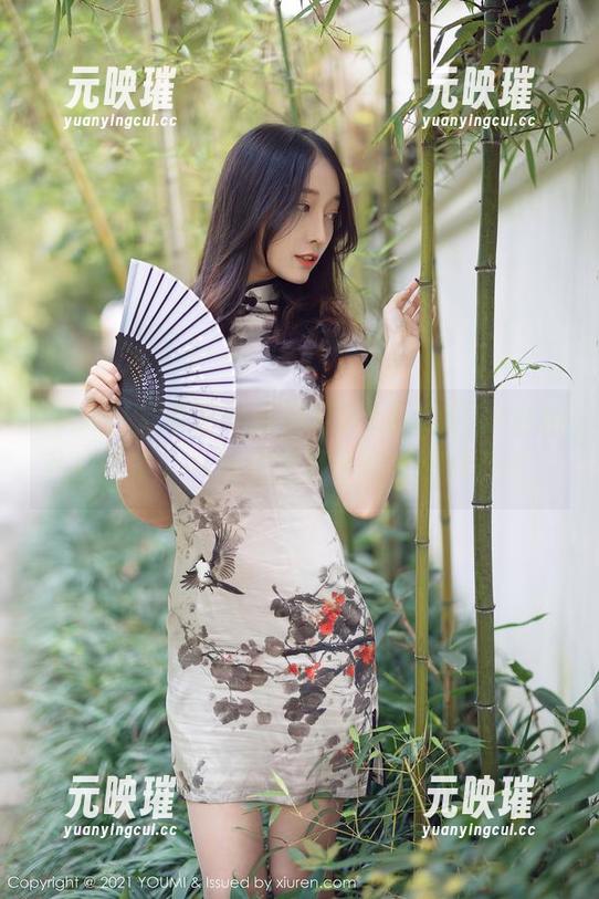 YouMi尤蜜荟-菲儿beauty YouMi尤蜜荟 - 跟着菲儿beauty的白裙私拍图集,一起领略夏日的慵懒风情吧!