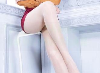 beautyleg – 小雪和她的连衣裙，随拍变身美图大师的奇幻旅程！