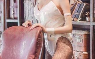 coser衣衣最新力作：恶毒兔女郎原图，如何做到既可爱又…不太好惹？