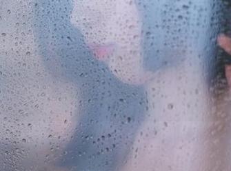 w黑米粥w：定制那些不可思议的女孩图片，让人忍不住想点开
