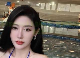 微密圈 – 不爱笑的赛琳的全身渔网写真：愣是把我搞得像在参加深海派对！