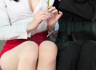 丽柜 – 想不到吧，小唐的棉袜写真让壁纸都怦然心动