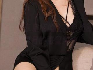 克拉女神 – 分享雅楠的比基尼美图：关注这个夏日的甜蜜涌动！