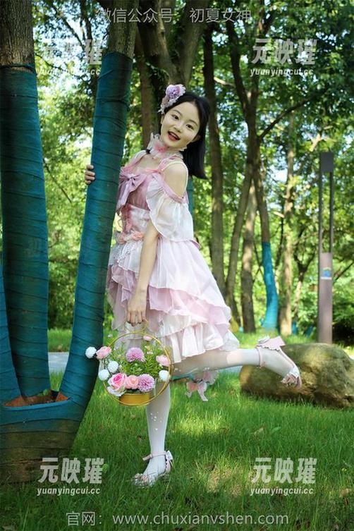 初夏女神-依依 初夏女神 - 无圣光不代表没气氛,依依的瑜伽写真正好让人想歪