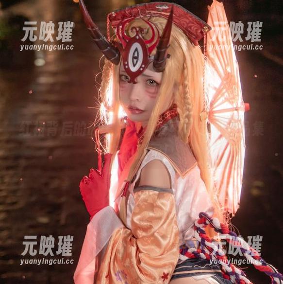 可可老师 红裙背后的故事,来看看可可老师作品集中的原图!