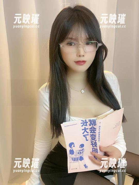 微密圈 - 可馨juicy女友的原图作品，似乎在说：越看越想靠近的神秘感