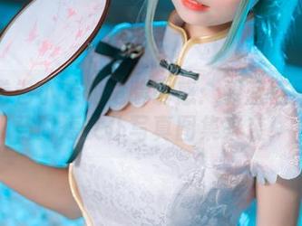 大大卷卷小卷的危险诱惑：碧蓝档案飞鸟马时短女仆写真图集来袭！