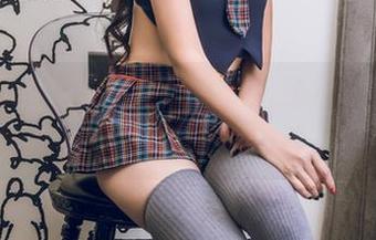 头条女神 – 琳琳的写真：运动辣妹如何在健身房找到甜心生活？