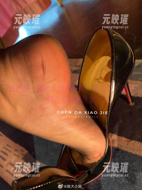 微密圈 - 宸大小姐的剧情，无圣光下的原图让你肆意联想
