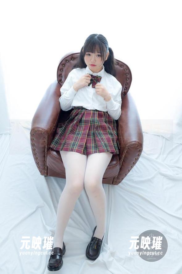少女秩序 少女秩序作品速递:黑色过膝袜短裙在天台上开演,快来下载围观!