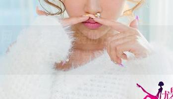 尤果网 – 李思宁套装的在线写真，仿佛旋转木马，感觉要被带走了