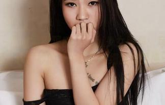 尤物馆 – 最新孟狐狸FoxYini少女图集：每一帧都是一种微妙的身体语言和细腻的情感～
