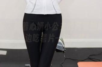 尤蜜荟 – 跟着心妍小公主的高清旅拍图集，一边吃薯片一边做梦！