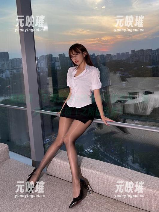 张思允 微密圈 - 下载张思允的白吊带袜写真,拯救你的衣橱(之所以没救)