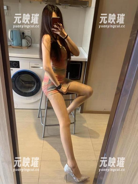 微密圈 - 提袜少女的网盘大公开：看朋友圈系列图片如何带感又有趣！