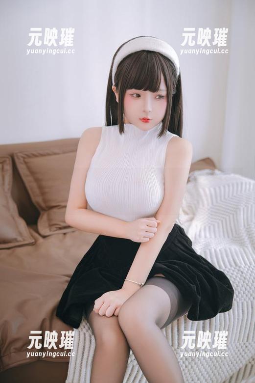 私拍日奈娇的连体衣秀：喝一口时光的甜蜜