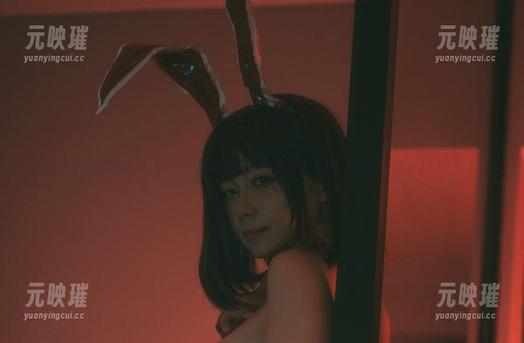 末夜787的机器人女友写真：让我们讨论一下，这到底是梦还是真？