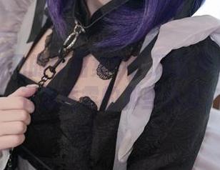 在清水由乃的作品集中：玛丽萝丝蓝色泳衣里透露的那些心思