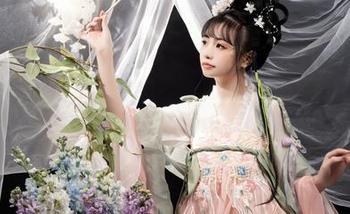看过爆机少女喵小吉的JK写真，你才知道萌可以有多深刻！