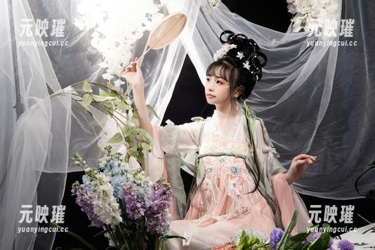 看过爆机少女喵小吉的JK写真，你才知道萌可以有多深刻！