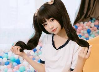 爆机少女喵小吉带你解锁全套写真，裤里丝下的惊喜层层叠叠！