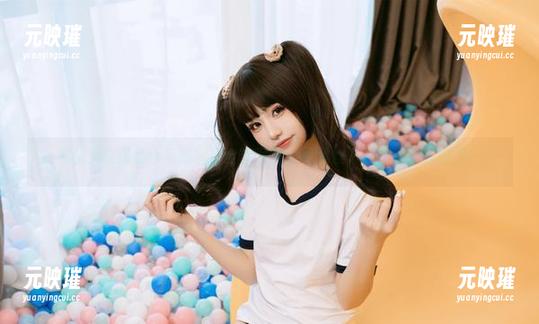爆机少女喵小吉带你解锁全套写真，裤里丝下的惊喜层层叠叠！