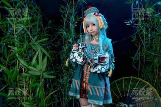 又来啦！爆机少女喵小吉的短裙写真集更新，令人心跳的瞬间！