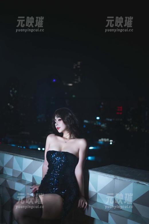 跟随玉汇yuuhui的私拍，探索她的蒂法连衣裙合集，感受那份小暧昧！