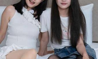 甜予摄影 – 双白棉袜：闺蜜的无意之选，图库下载靠谱吗？我觉得可以试试！