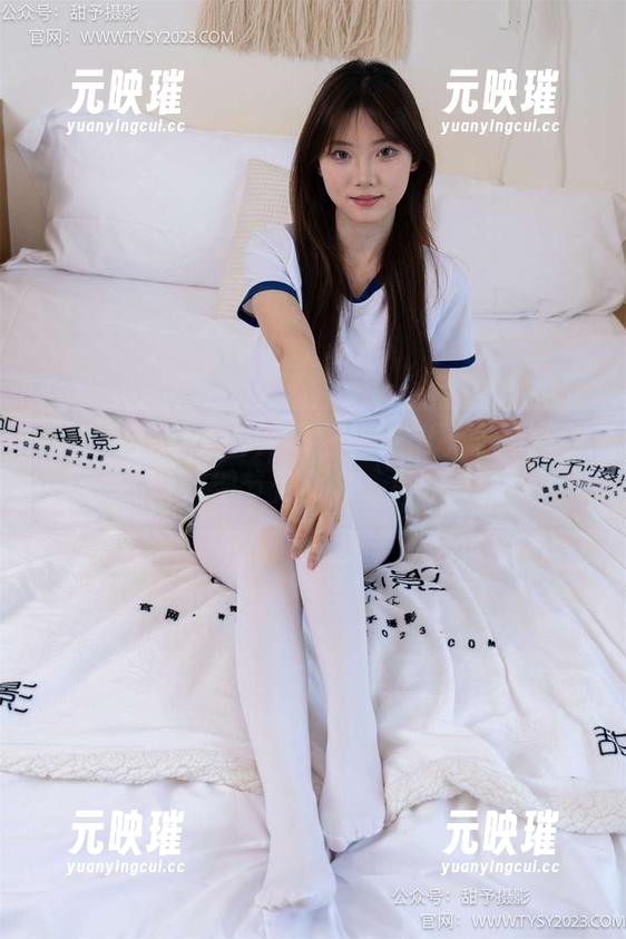 甜予摄影-齐齐 甜予摄影 - 齐齐的短白棉袜故事:原图与图集,细节处藏着无限遐想。