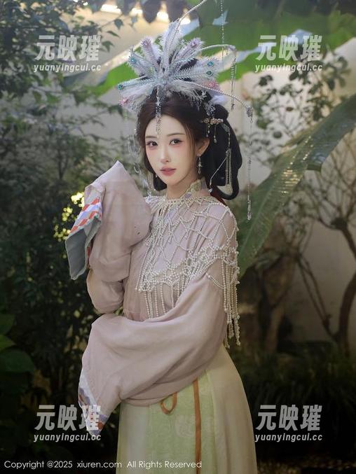 秀人网 - 优酱天台探险记：高清美图的每一个角落都让我想跳舞！