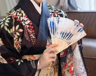 秀人网 – 私房观察：夏甜甜的礼服原图让我想到了夏天的那种甜蜜！