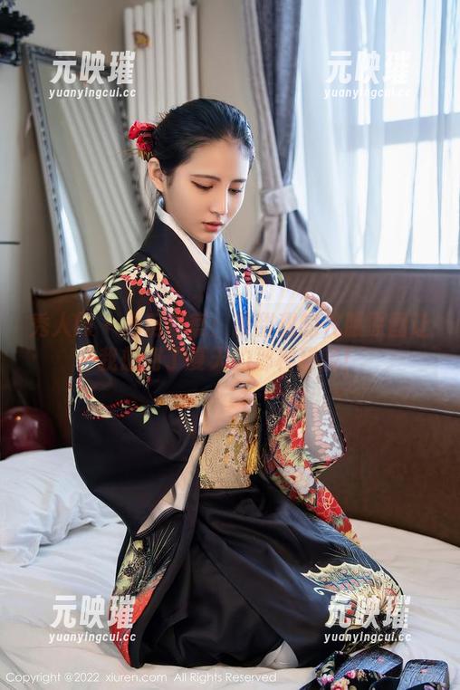 秀人网 - 私房观察：夏甜甜的礼服原图让我想到了夏天的那种甜蜜！