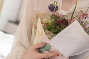秀人网 – 观看徐莉芝Botty制服，心里默默想：这得配种草文才能完整！