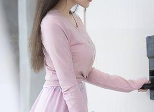 秀人网 – 节日特供：下载林文文圣诞写真集，逆天的美感令人困惑