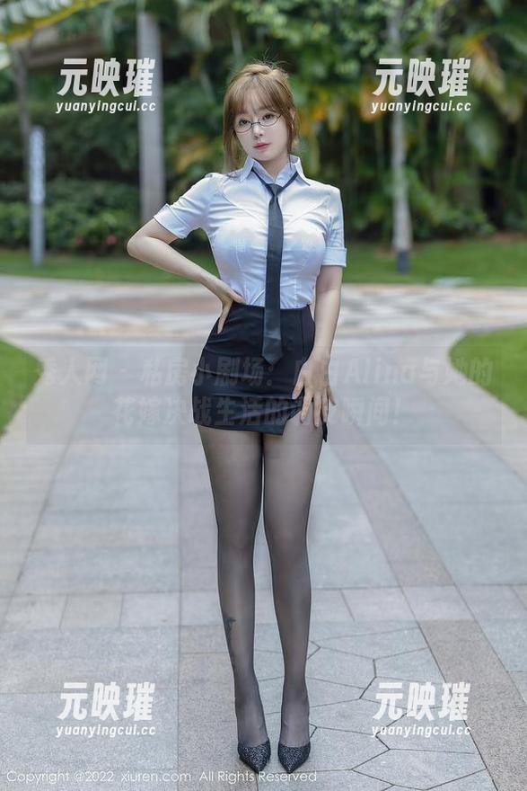 秀人网 - 私房小剧场：白白Alina与她的花嫁决战生活的调皮瞬间！