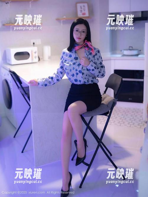 秀人网 - 静颜宁：穿上旗袍，让你在家也能免费感受御姐风！