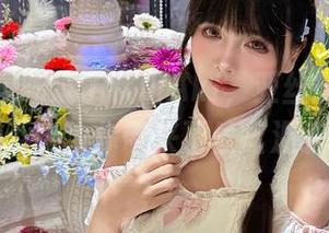 秋天的风吻过了秋山AkI，亚丝娜的套图是否也为你带来了丝丝温暖？